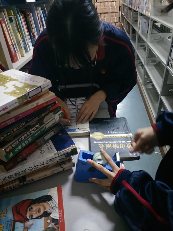 1024走进图书馆，服务显成效-李静2.jpg