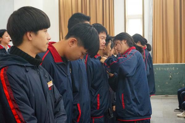 1114奉献精神庄重传承 青春誓言共筑芳华——秀水中专举行2018学年校团总支学生会干部聘任大会-顾君2.JPG