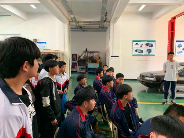 0510����ְҵ���� �˽�רҵ���ܡ����Ϻ���ҵ���ǽ�ѧ��ʦ������У����רҵ����-ʷԴ4.JPG