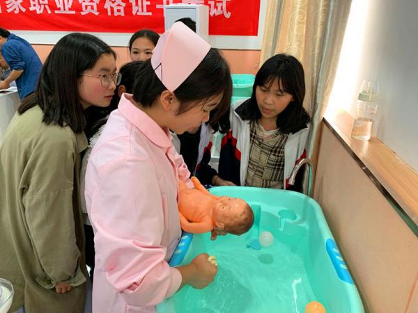 0510����ְҵ���� �˽�רҵ���ܡ����Ϻ���ҵ���ǽ�ѧ��ʦ������У����רҵ����-ʷԴ2.JPG