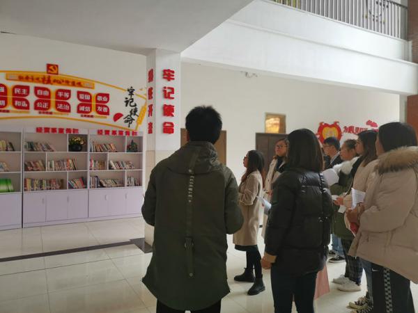 0104���ľ��������� ����������У԰������ˮ��ר����7S����ʵѵ�ҡ���ɫ�Ļ�����Ʒ��ϵ�������༶���������Һ������칫�����Ȼ-�˾�3.jpg