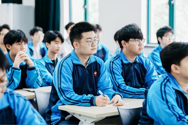 δ-3.jpg